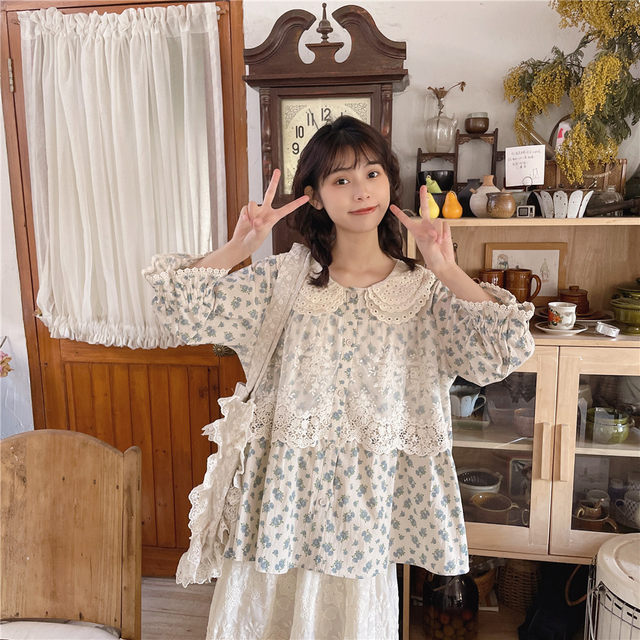 Hot Saysen Women's Simple Blue Floral Cotton and Lines Doll Collar Shirt on the chest Lace 7-quarter sleeves loose and age-reducing