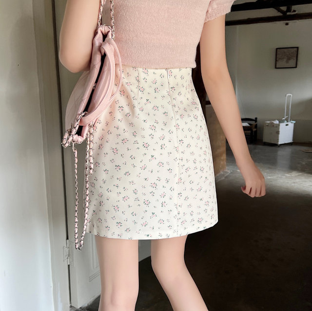 Sweet French floral skirt for women in summer large size new anti-exposure A-line skirt high-waisted slim hip short skirt

