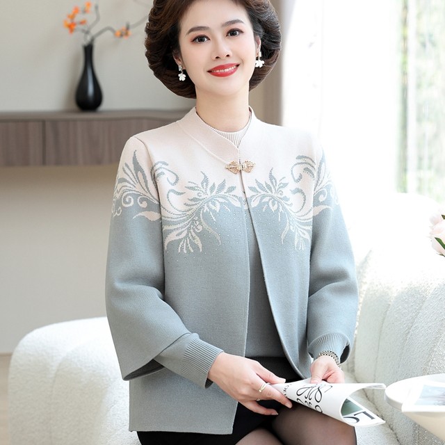 Fashionable mother dress sweater jacket spring and autumn fashion knitted cardigan middle-aged and elderly women autumn and winter base shirt two-piece set