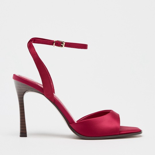Spain 2025 summer new high heels for women's ankle tripping straps, thin heels, open toe, European and American fashion sandals for women