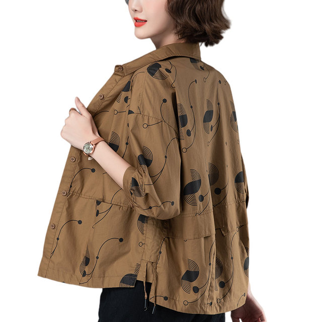 Middle-aged and elderly shirts, women's tops, summer cardigans, middle-aged mother's shirts, spring and autumn large size jackets, thin coats