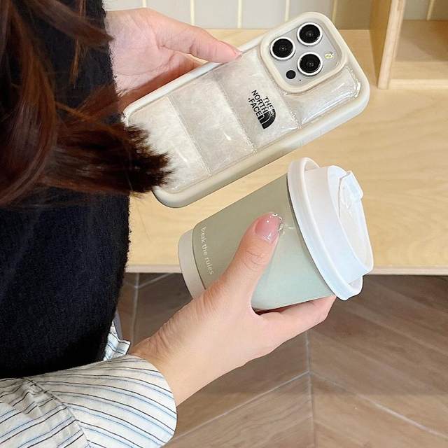 Trendy brand down jacket suitable for Apple 16Promax personalized vest creative iPhone17Pro mobile phone case all-inclusive 14pm autumn and winter style advanced 15 men and women 13 business 14 transparent anti-fall 11