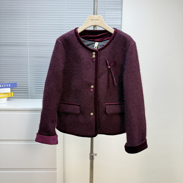 Middle-aged mother's clothes winter clothes 2025 new style small fragrant jacket middle-aged and elderly women's loose-fitting cotton-padded tops