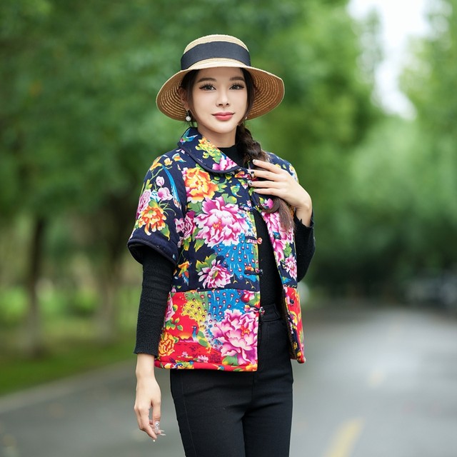 Mom's autumn and winter half-sleeved velvet cotton-padded jacket, ethnic style button-down cotton coat, middle-aged women's thickened and warm Northeast large flower vest