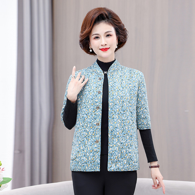 Middle -aged and elderly women in autumn and winter warm home wearing middle sleeve top Mom early spring thin cotton clothes short jacket

