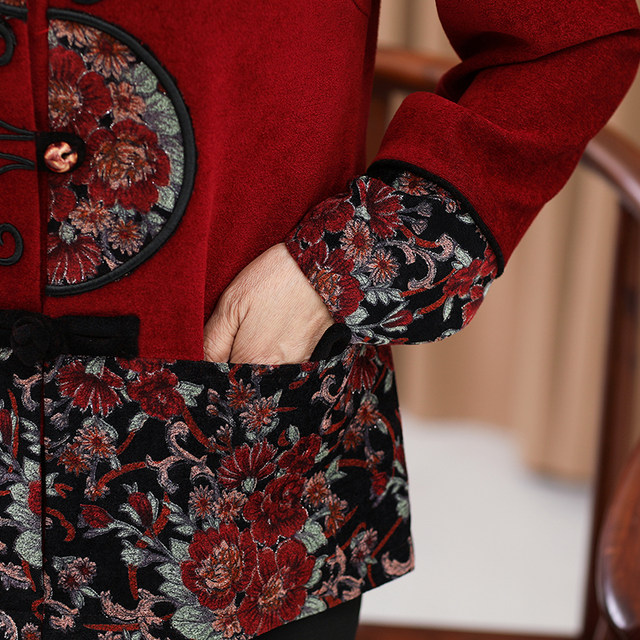 Middle-aged and elderly women's autumn clothing 60-70-80 years old grandmother long-sleeved tops elderly clothes female mother's autumn jacket
