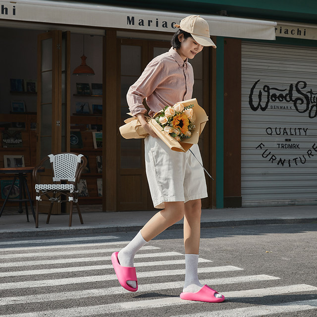 Park Xi Xiao soft cake couple thick sole slither slippers for women in summer anti-slip soft sole home interior sandals for men