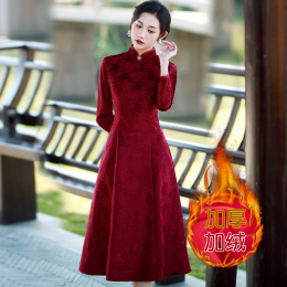 New improved cheongsam dress long sleeved winter velvet thick skinny wedding mama dress red