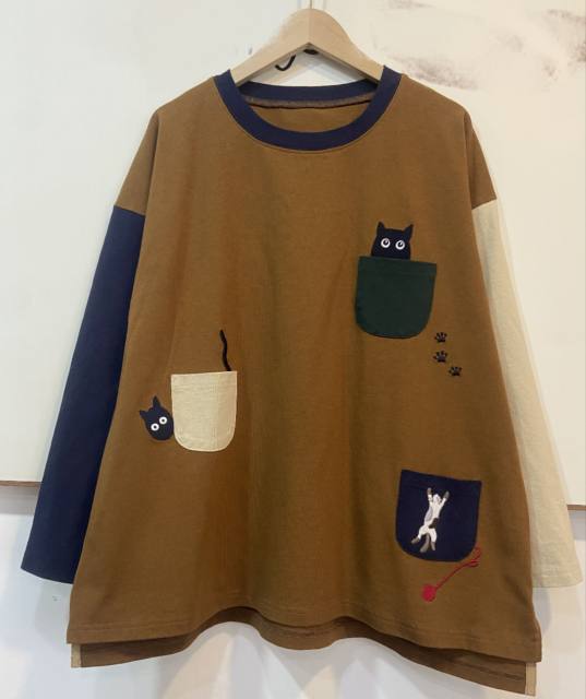 Dongdaemun round neck pocket kitten embroidered autumn clothing new loose casual Hong Kong style niche pure cotton t-shirt women ins trend