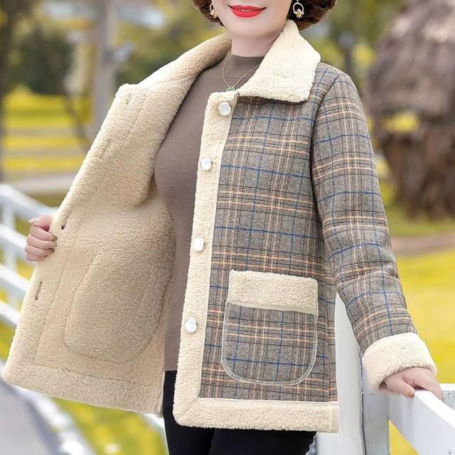 Large size middle-aged mother autumn and winter plus velvet jacket new style pellet fleece top coat plus velvet thickened cotton coat women's fashion
