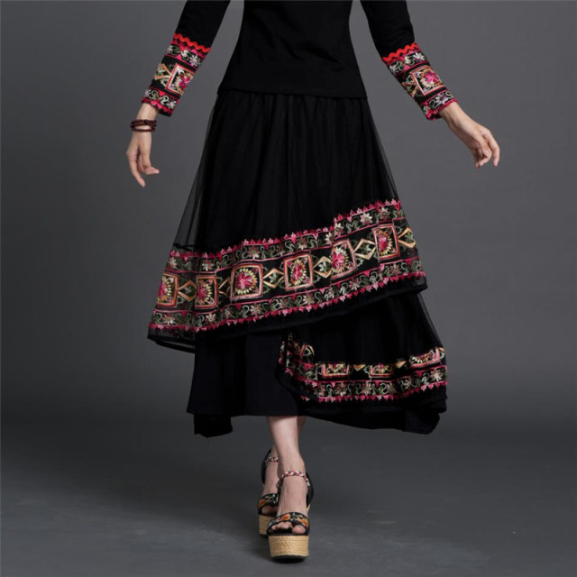 Ethnic style women's clothing, elastic waist skirt, large sway long skirt, spliced ​​retro mid-waist A-shaped slim summer retro pocket