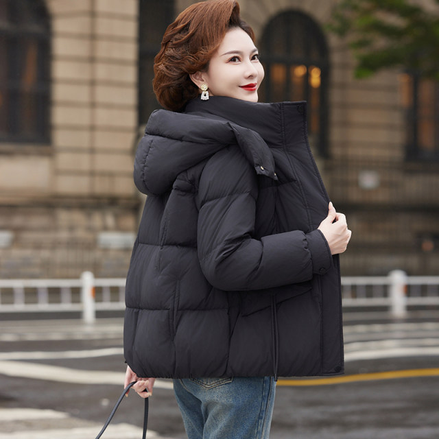 High-end brand mother hooded down jacket 2025 winter new style middle-aged women middle-aged and elderly foreign style warm thick coat