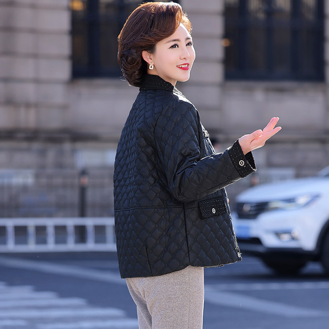 Mother's spring and autumn coat, foreign style short down jacket, small fragrant style, middle-aged and elderly women's autumn and winter fashionable warm cotton jacket