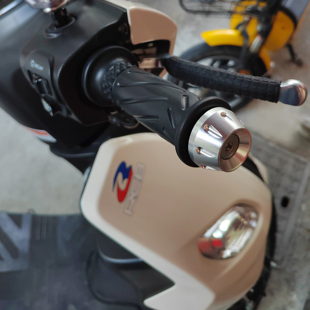 
Suitable for Excelle 450RR/250RR Thorn/350RR Jerez/321RR modified handlebar plug balance block