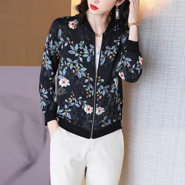 The counter withdraws the clearance of the original order for women's clothing, European goods, pick up chiffon sunscreen clothing 2-240 Jin [Jin equals 0.5 kg] Mom's short jacket trend