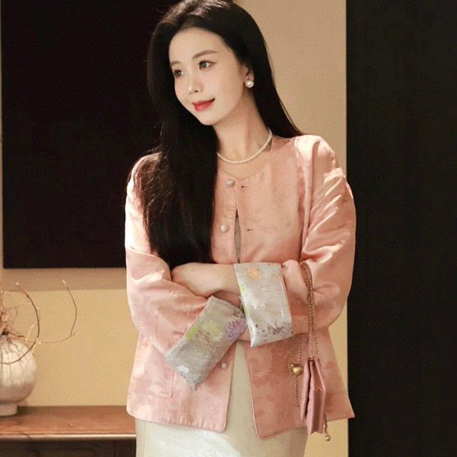 New Chinese style national style pink round neck female 2024 spring and summer new large size tirit Tang costume temperament age reduction top
