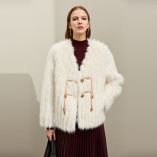 AMII new Chinese environmentally friendly fur girl 2024 autumn new coatlift Su leather buckle imitation mink velvet v -neck jacket
