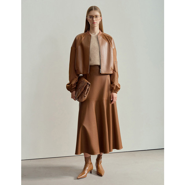 AMII2024 winter new elegant commuting environmentally friendly PU leather skirt feminine A -line skirt skirt skirt skirt
