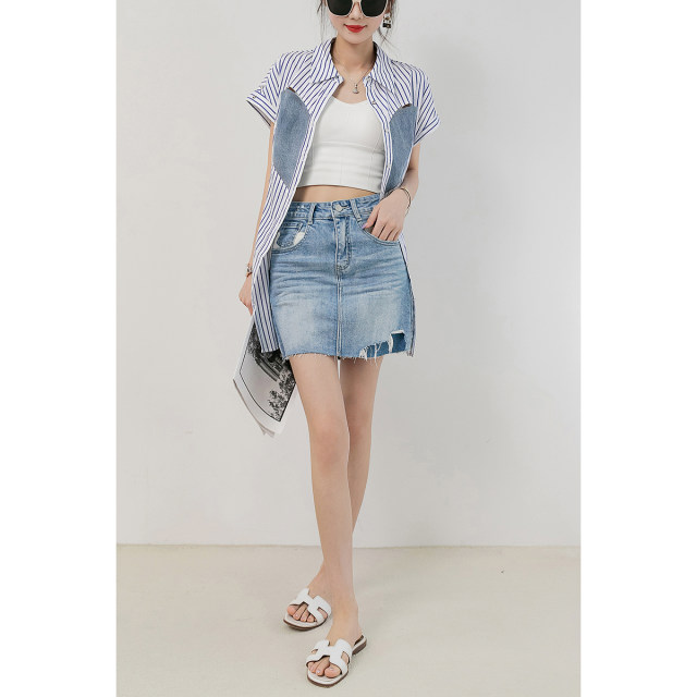 Hot girl style, asymmetric contrasting colors, hip-covered high-waist denim skirt for women, summer 2025 new design short skirt