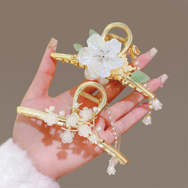 Ancient style Hanfu tassel hair clip for women with big shark clip horse face skirt accessories grab clip hairpin headgear