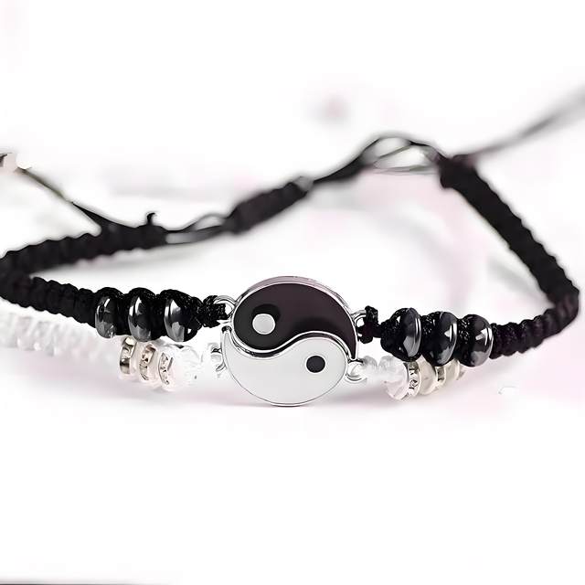 Hand-woven hand rope Chinese style retro black and white Tai Chi Yin and Yang Dragon A pair of gossip bracelets men and women lovers bracelets