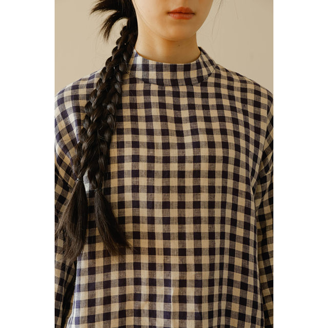 Retelling unrestrained comfort, light linen, colored blue medium plaid small stand collar long sleeve plaid pullover
