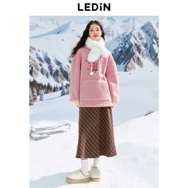 Lecho pink marshmallow hooded sweatshirt for women in winter new cute embroidered velvet sweatshirt loose top