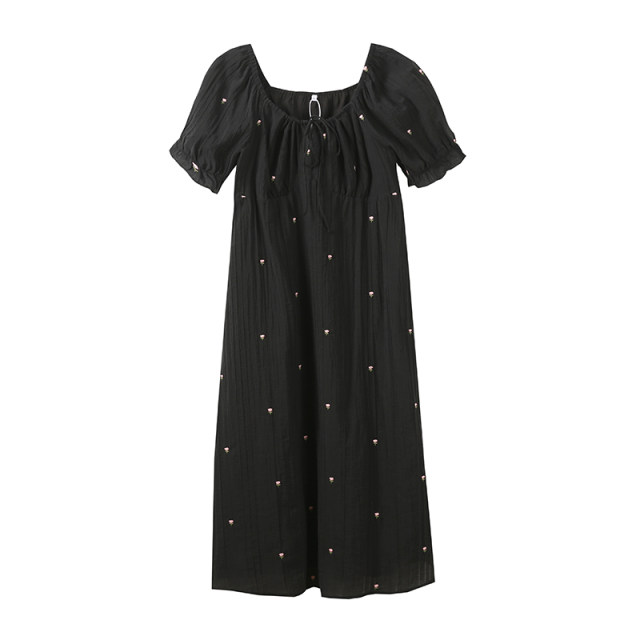 Vacation sweet off-shoulder, gentle waist-slimming embroidery 260Jin [Jin equals 0.5kg] fat girl elegant embroidery covering the flesh long dress