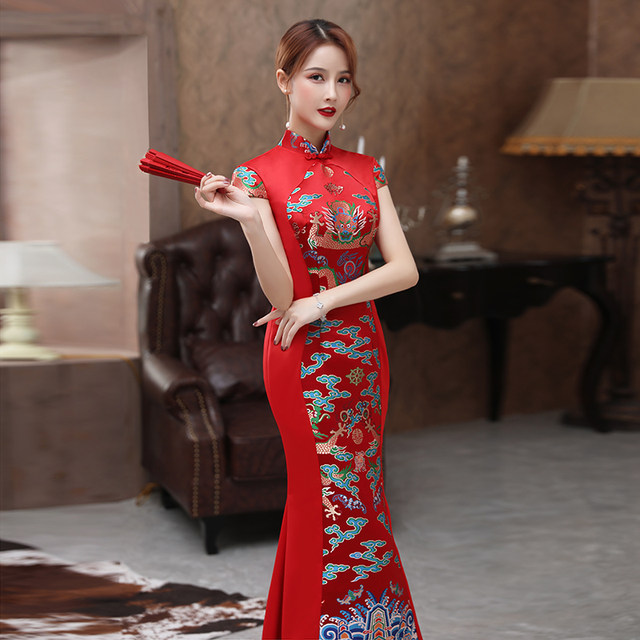 Red Dragon Robe Stage Walking Cheongsam Performance Service 2024 New high -end high -end atmosphere retro thin fishtail dress
