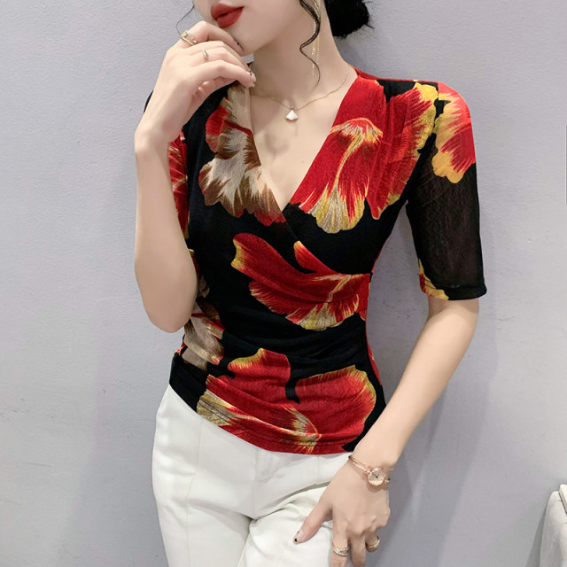 Fashion printed V-neck T-shirt for women's mid-sleeved European 2025 new fashionable sexy mesh top slim and small shirt