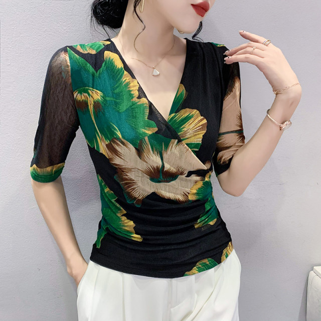 Fashion printed V-neck T-shirt for women's mid-sleeved European 2025 new fashionable sexy mesh top slim and small shirt