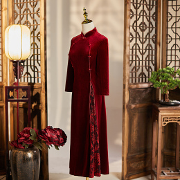 Happy mother-in-law wedding dress wine red gold velvet cheongsam toast noble autumn winter sleeves