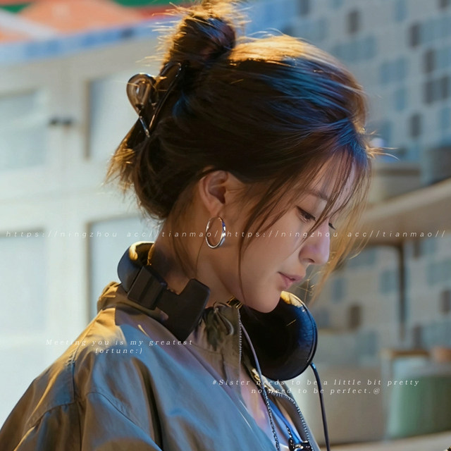 Xu me dazzling Zhao Lusi and Xu Yan's same style grabber for the back of women's head large love hairpin hairpin headdress shark clip