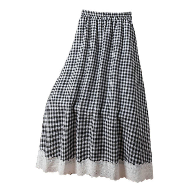 Casual lace edge splicing plaid skirt for women in spring 2025 new high-waisted slim A-line long skirt umbrella skirt