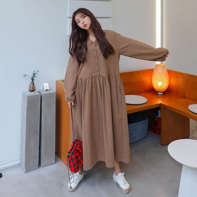 Spring and summer new loose V -neck literary long -sleeved dress female big size over -the -knee casual long skirt wild A -line skirt
