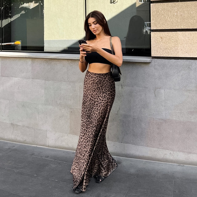 Street temperament hot girl gray brown tone leopard printing fishtail half -body skirt spring and summer sexy temperament versatile long skirt
