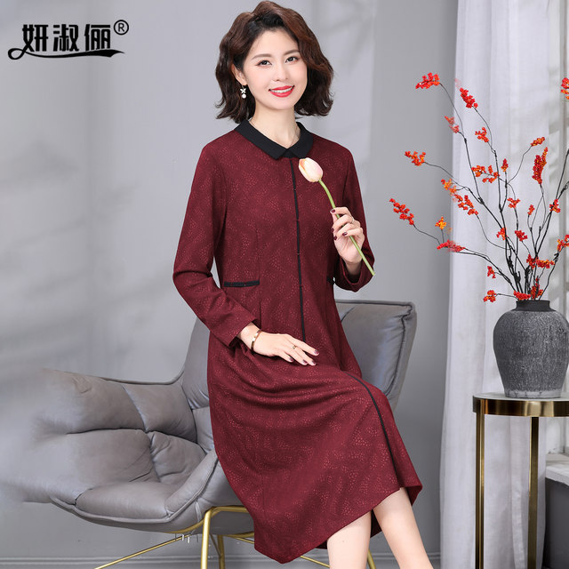 High-end wool dress for women in autumn and winter 2025 new doll collar middle-aged and elderly mothers festive wedding banquet mink velvet skirt