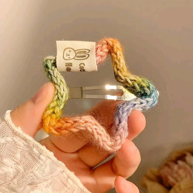 Colorful braided plush star hair clip for women's forehead side bangs clip headdress broken hair bb clip five-pointed star hair card
