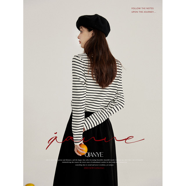 Early spring black and white striped long-sleeved bottoming top for women 2025 new spring and autumn round neck T-shirt loose bottoming shirt