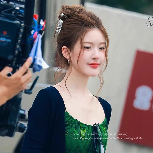 Xu me dazzling Zhao Lusi Xu Yan same style tassel hairpin female ethnic minority style hairpin new Chinese style hairpin