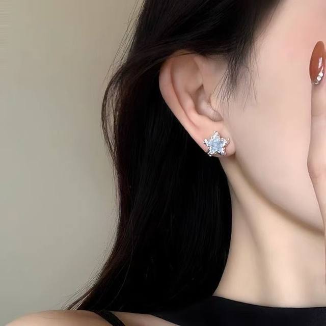 Summer Star Sea-Super Flashing Blue Star Earrings Star Earrings 2025 New Hot High-end Ear Dresses