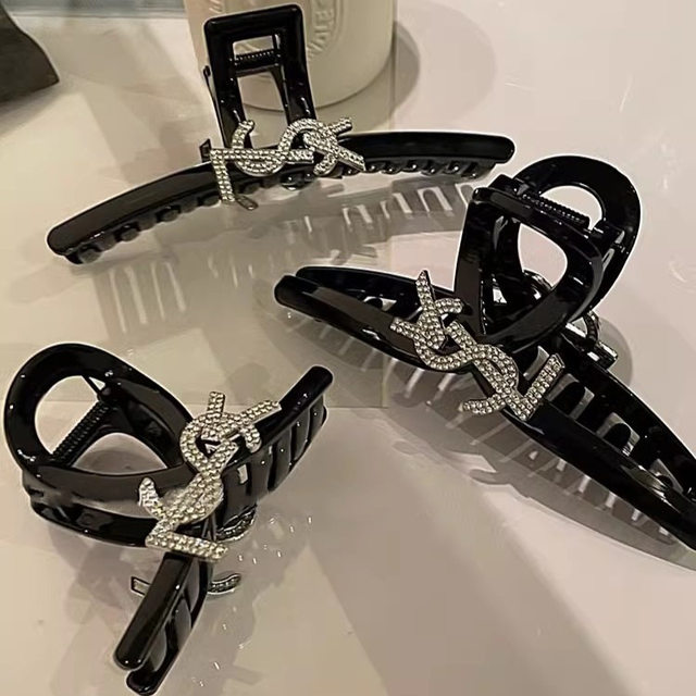 Hot girl half-catch Korean version large black glossy shark clip clip high-end letter glitter diamond hair clip for women