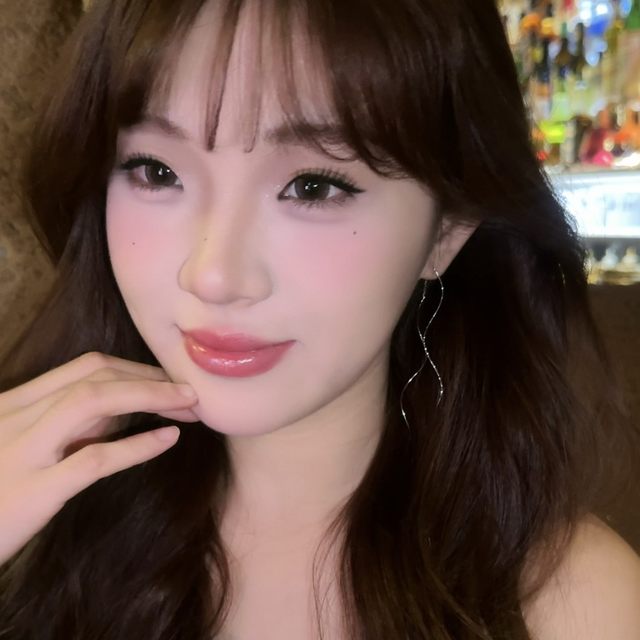 Simple wave long ear wire earrings 2025 new hot spiral tassel temperament earrings niche design earrings