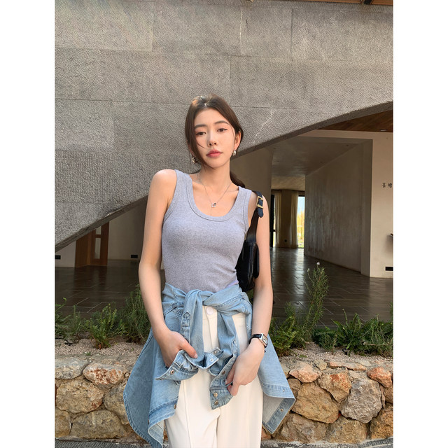 Pusumede black small suspender vest for women in summer wear for short slim fit knitted sleeveless top