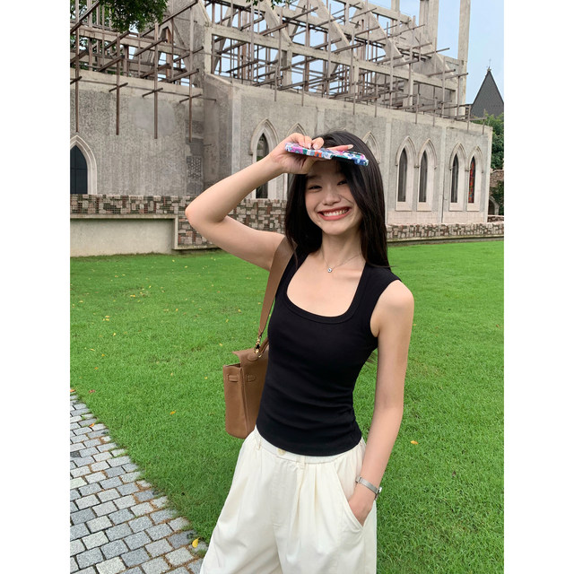 
Pusumede core items! Large U-neck suspender vest for women in summer wear stretch-knit slim temperament top