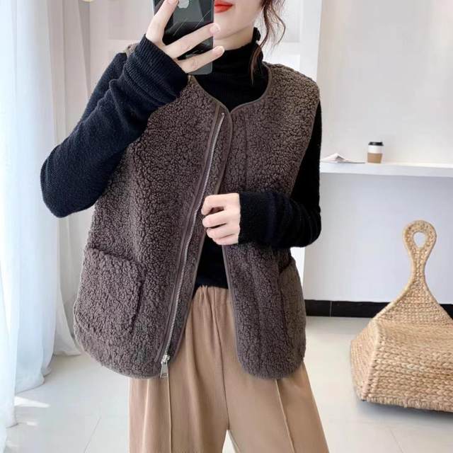 Korean fashion imitation lamb-wool vest cardigan in autumn and winter for women casual plus velvet sweater vest women's custom
