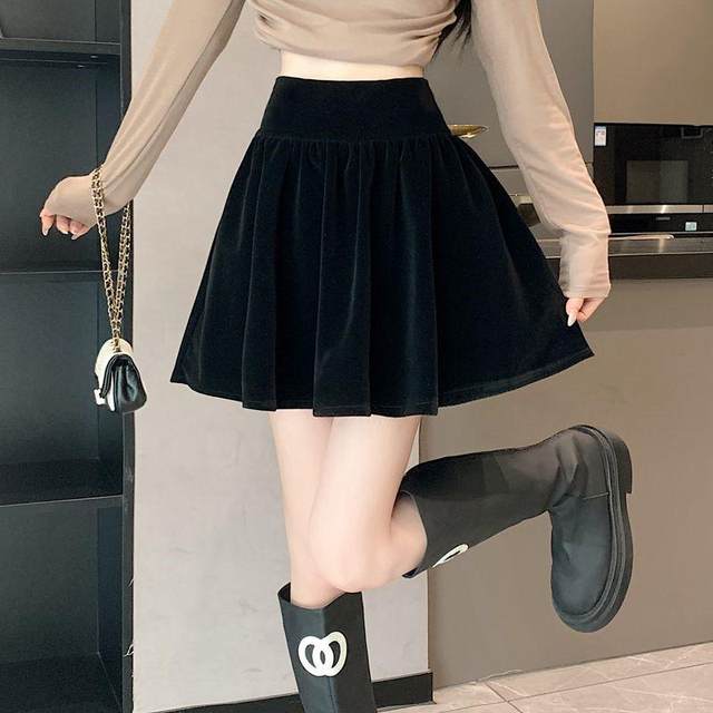 Large size gold velvet A-line skirt showing legs long and short skirt autumn and winter Korean style college style umbrella skirt women's black pleated skirt