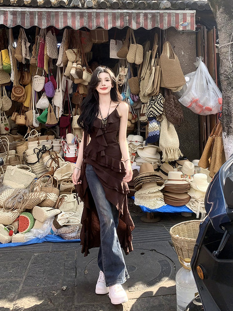 A sweet peach yikett<retro Percy> summer vacation style irregular ruffled small suspender top
