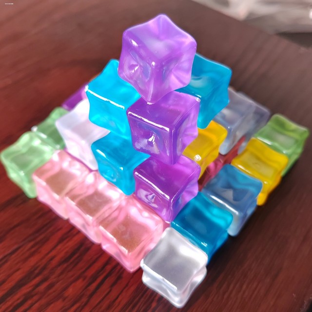 
Luminous colored ice cubes, transparent ice cubes, crushed ice cubes, diy jewelry, handmade accessories, creative ornaments wholesale