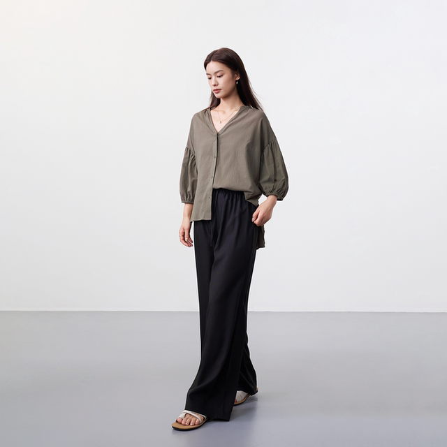 Japanese lantern sleeve thin pleated texture shirt V-shaped exquisite lace collar fall shoulder mid-sleeved design loose and light